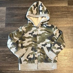 ☘️2/$25☘️The Children’s Place Sherpa Lined Sweatjacket